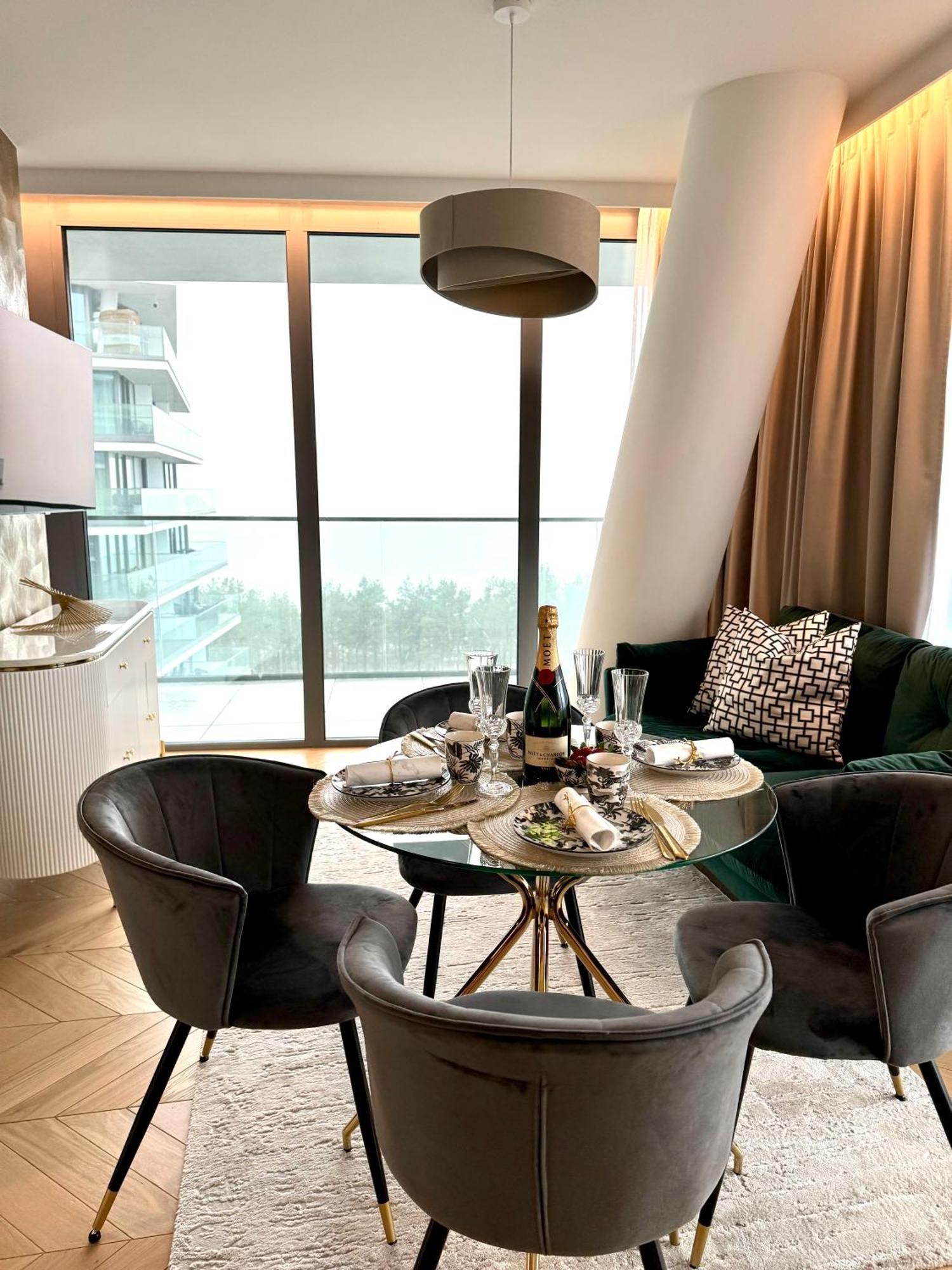 Wave Apartment Tyballtic 7Th Floor With Two Bedrooms And Sea View! Miedzyzdroje Εξωτερικό φωτογραφία